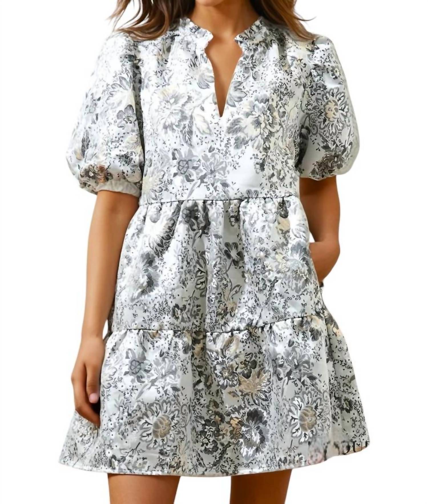 Кристина Жаккард Джейси Мини-платье бабydoll в белом SUGARLIPS 
Кристина Жаккард Джейси Мини-платье бабydoll в белом SUGARLIPS