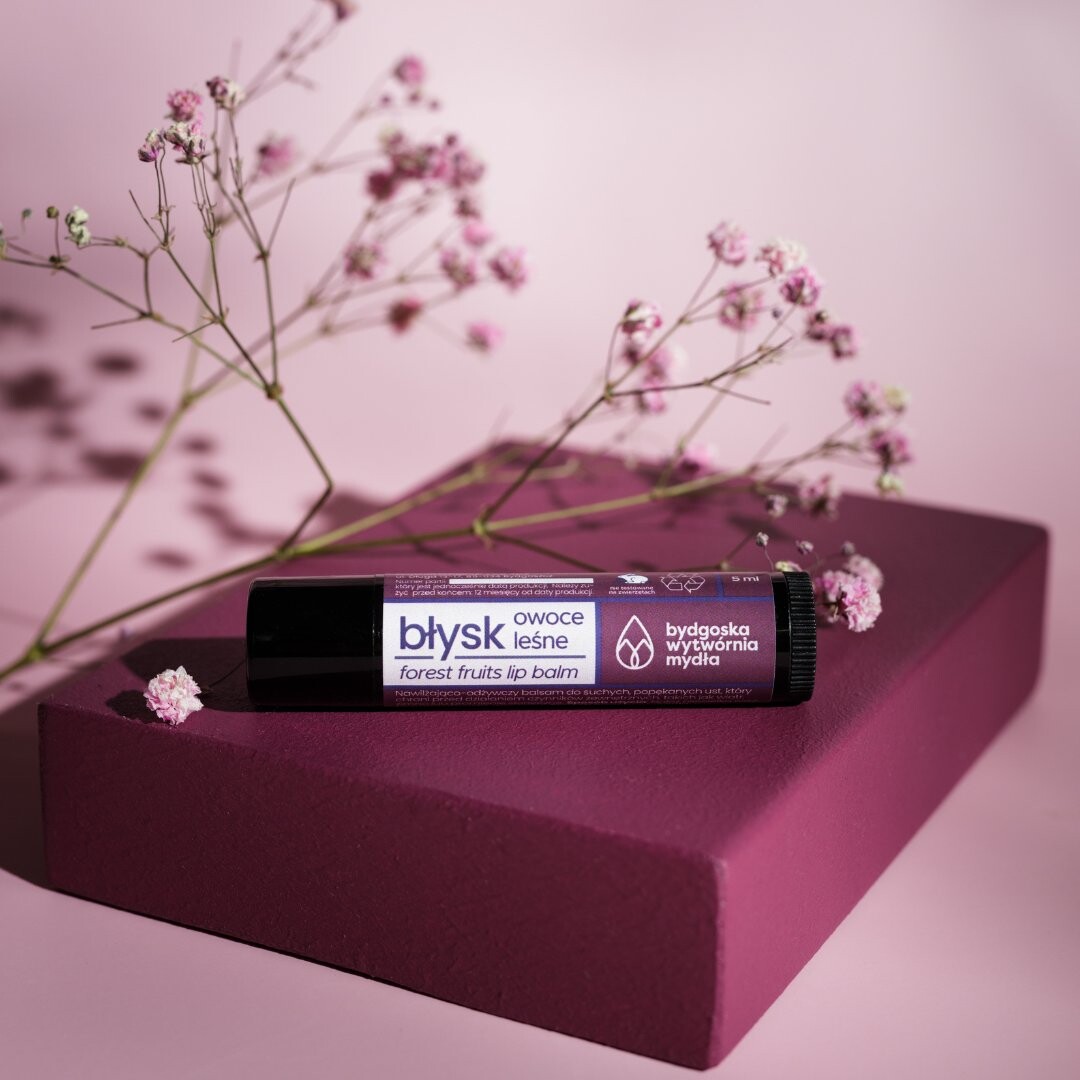 Bydgoska Wytwórnia Mydła, Бальзам для губ с натуральным блеском, лесные ягоды, 5 мл
Bydgoska Wytwórnia Mydła, Бальзам для губ с натуральным блеском, лесные ягоды, 5 мл