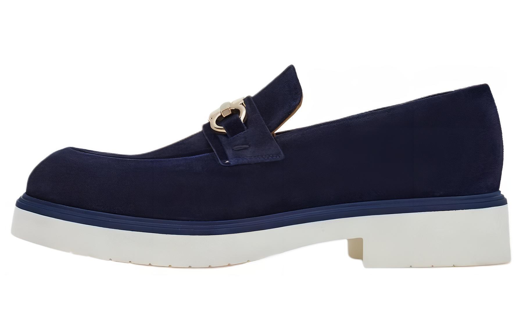 Лоферы из замши с бляжкой Gancini Ferragamo, синий
Лоферы из замши с бляжкой Gancini Ferragamo, синий