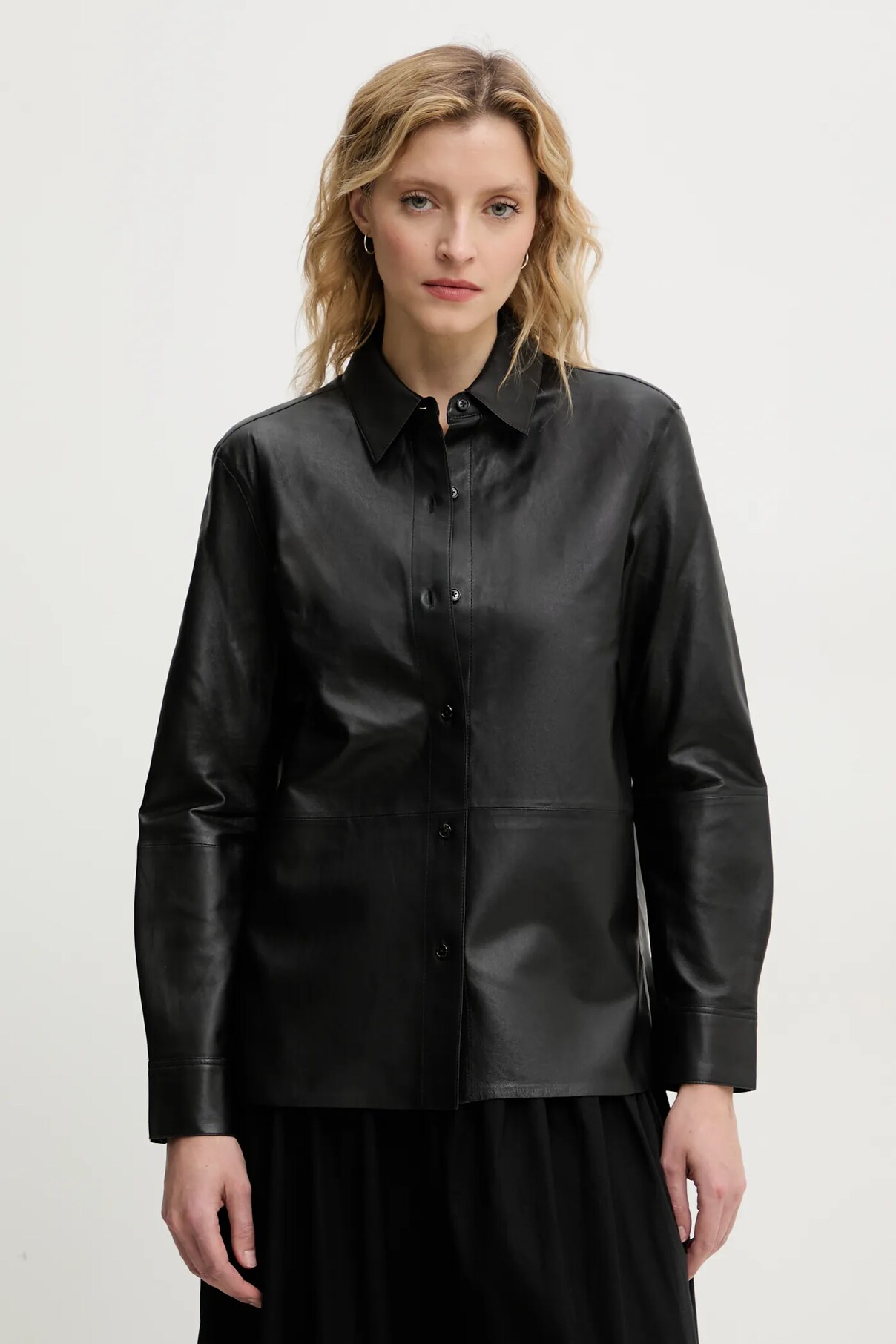 Кожаная рубашка Theory, черный
Кожаная рубашка Theory, черный