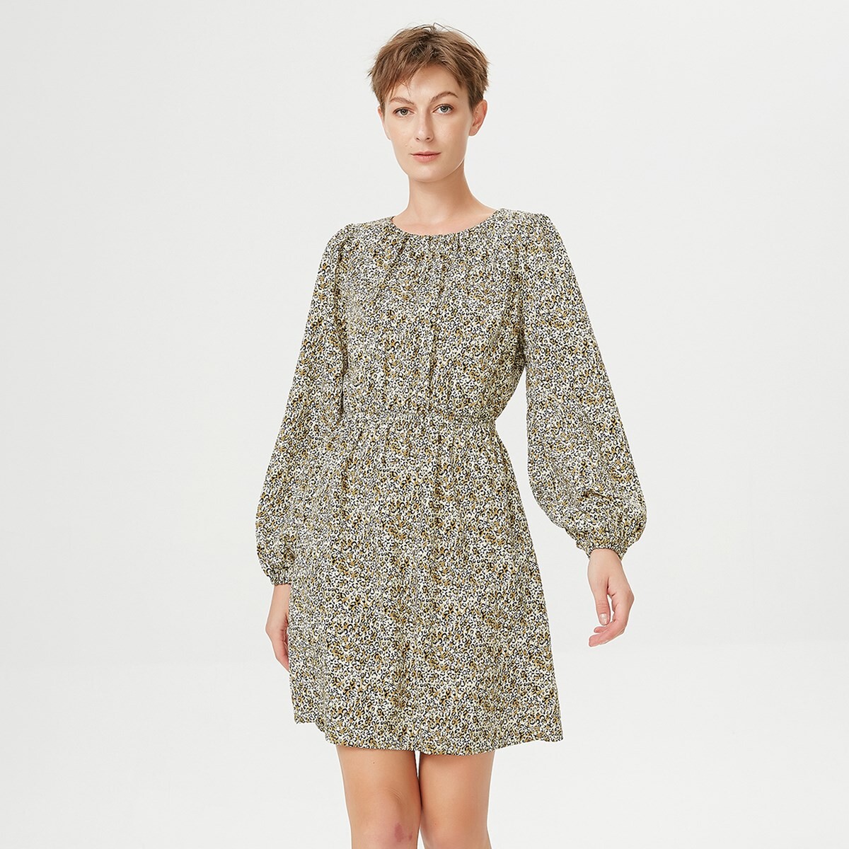 Короткое платье с резинкой и цветочным принтом S&J Weekends, мультиколор
Короткое платье с резинкой и цветочным принтом S&J Weekends, мультиколор