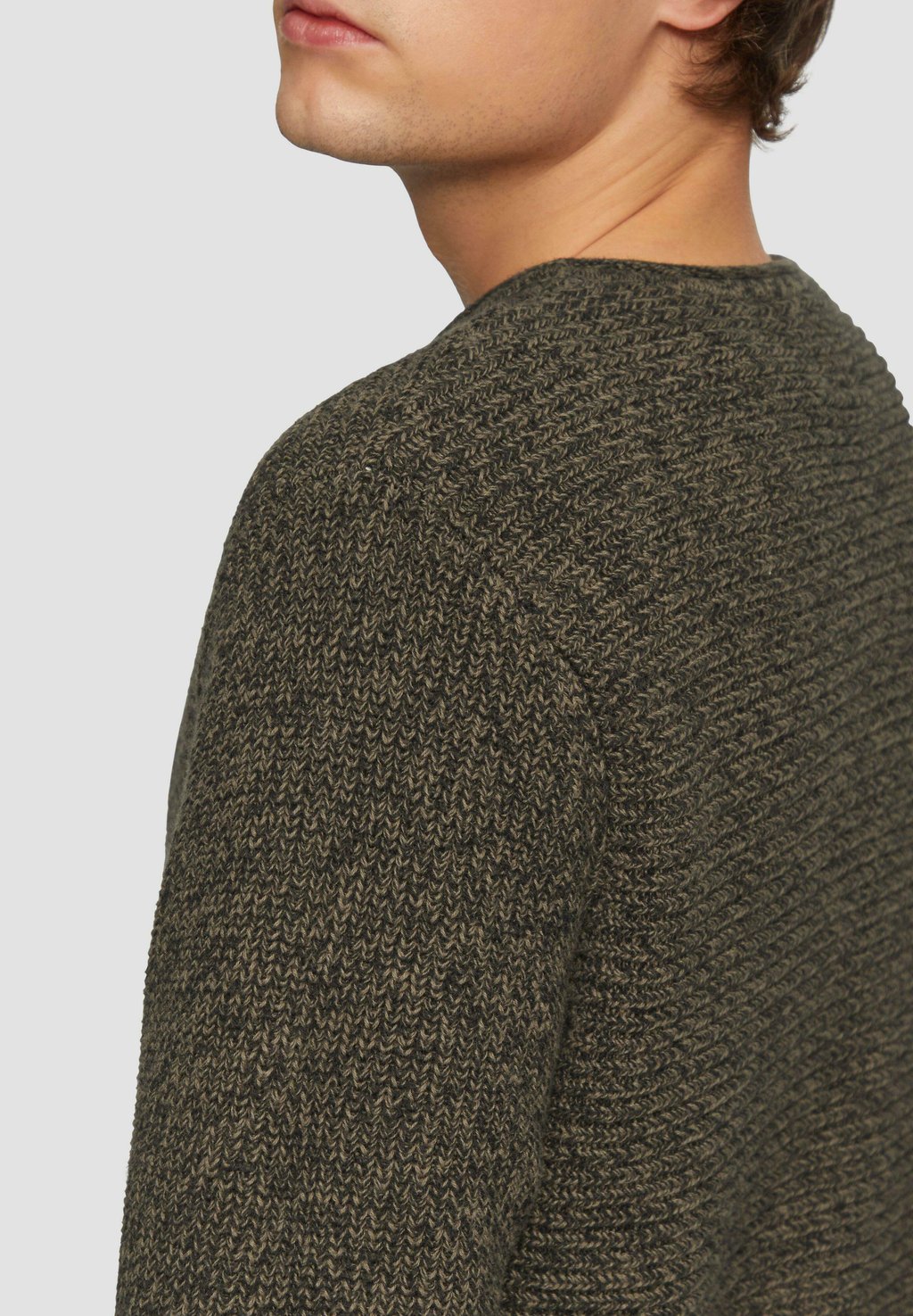 Джемпер MIT STRUKTUR QS, оливковый
Джемпер MIT STRUKTUR QS, оливковый