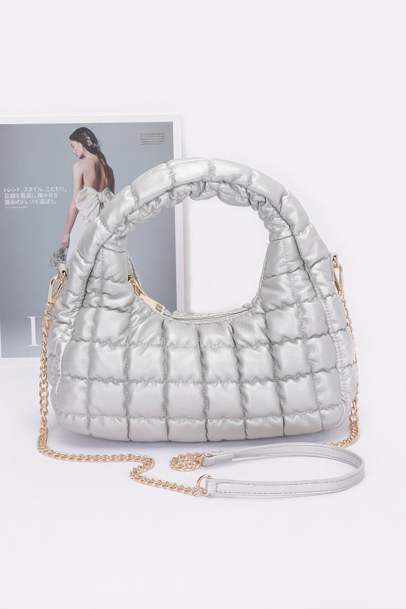 Стеганая искусственная кожаная бесформенная сумка FASHNZFAB, серебряный
Стеганая искусственная кожаная бесформенная сумка FASHNZFAB, серебряный