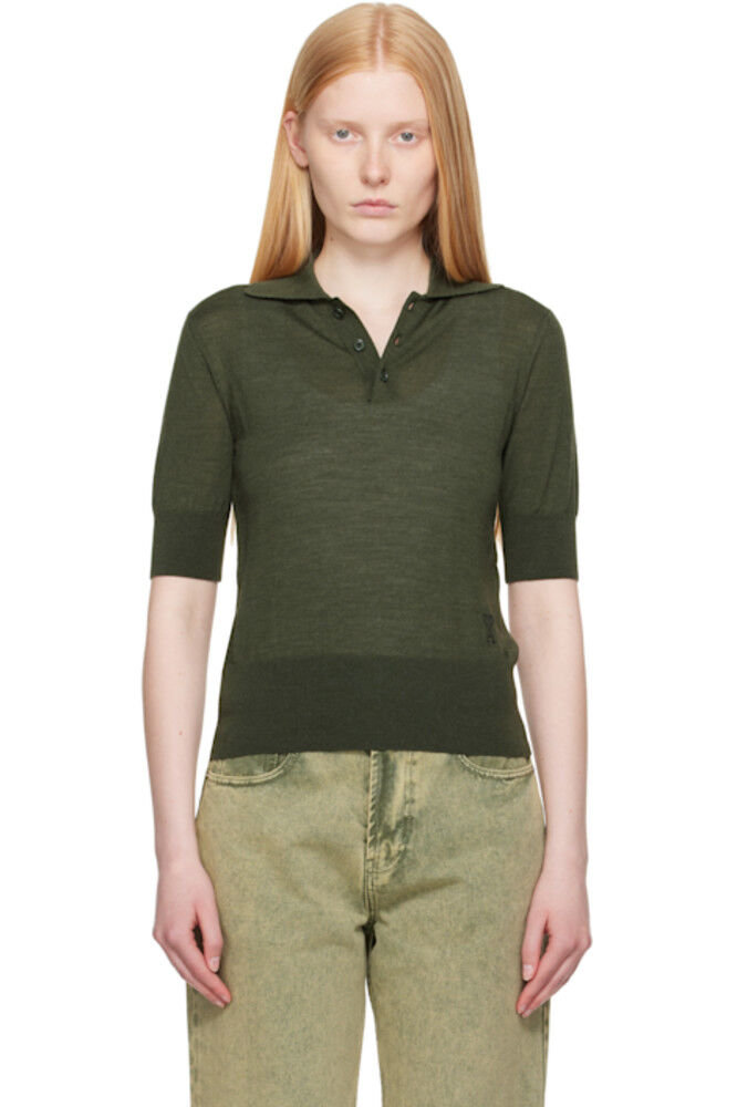 Поло из шерсти цвета хаки в тон Ami de Coeur AMI Paris
Поло из шерсти цвета хаки в тон Ami de Coeur AMI Paris