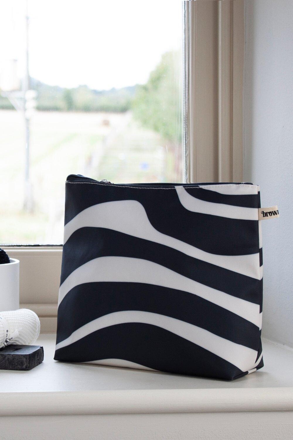 Косметичка Surf Tall Brownstone London, черный
Косметичка Surf Tall Brownstone London, черный