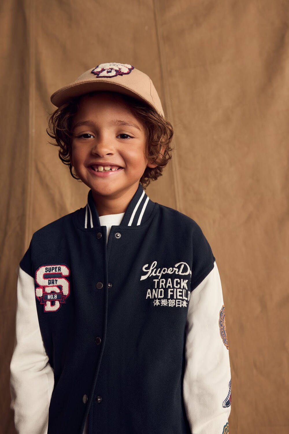 Куртка бомбер с нашивками в стиле колледжа Superdry, синий
Куртка бомбер с нашивками в стиле колледжа Superdry, синий