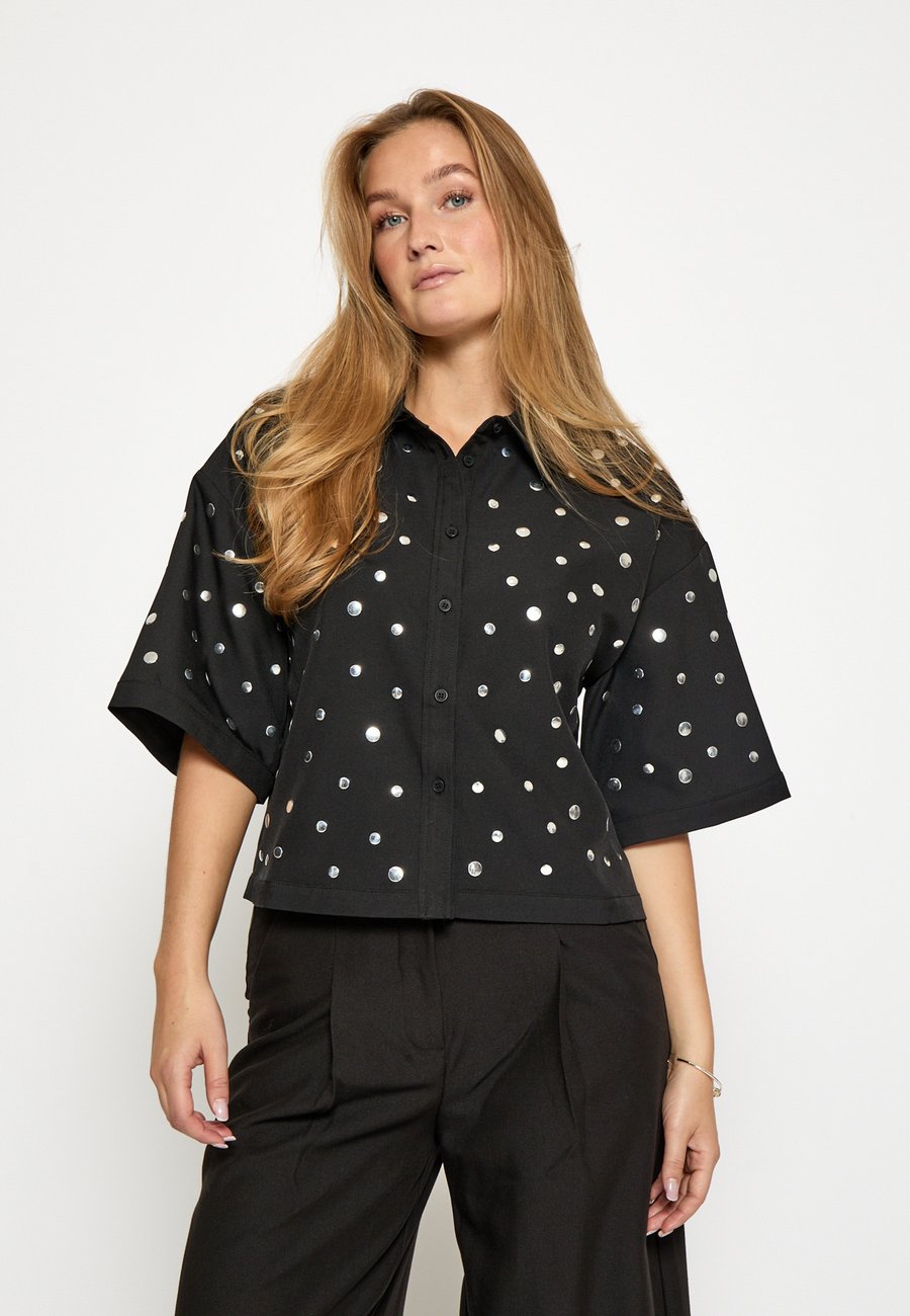 Блуза PEPPERCORN LAILA STUDS, Black
Блуза PEPPERCORN LAILA STUDS, Black