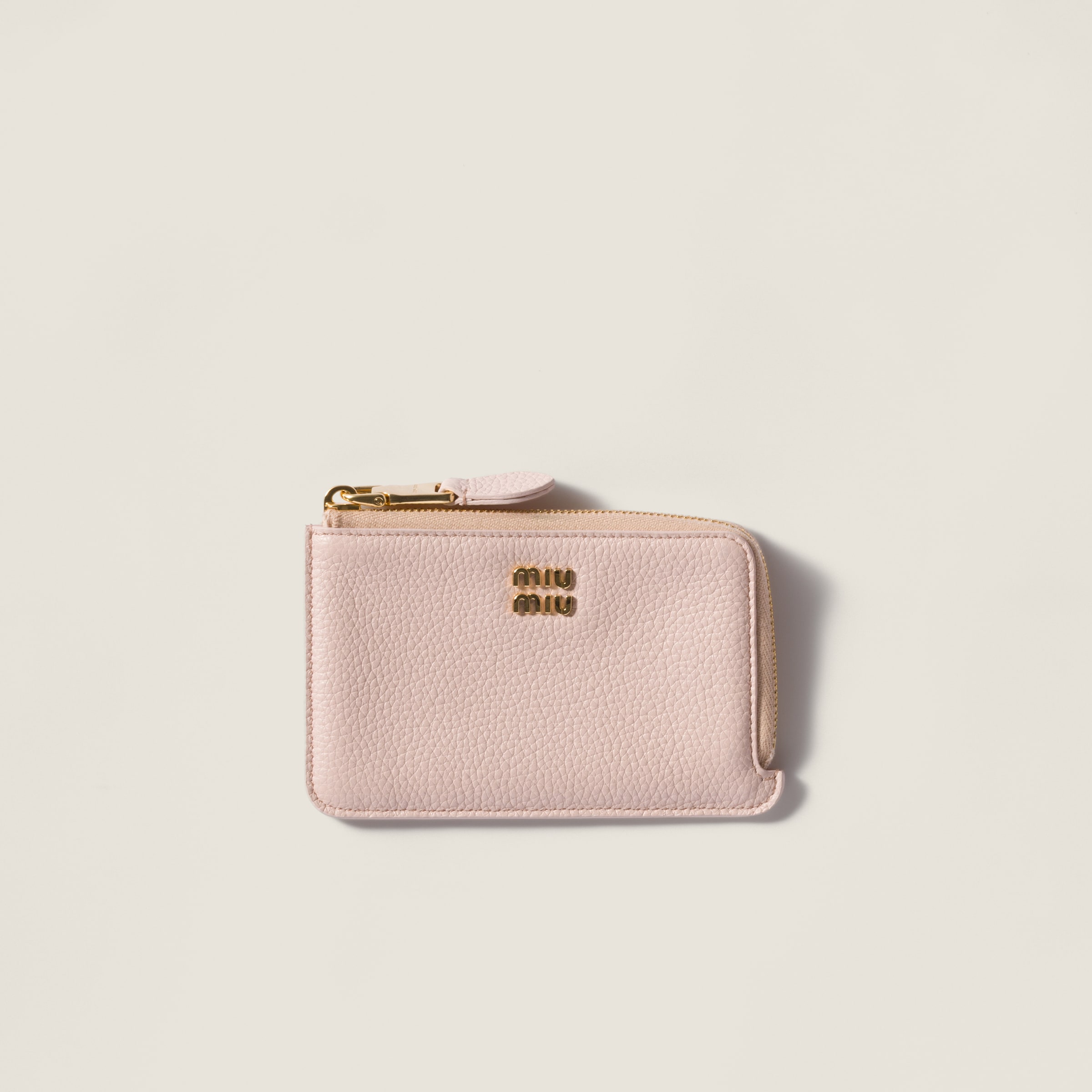 Кожаный чехол-держатель для карт MIU MIU, розовый
Кожаный чехол-держатель для карт MIU MIU, розовый