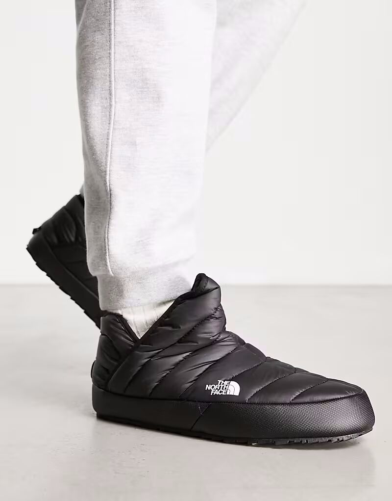 Утепленные ботинки North Face Thermoball Traction черного цвета The North Face
Утепленные ботинки North Face Thermoball Traction черного цвета The North Face