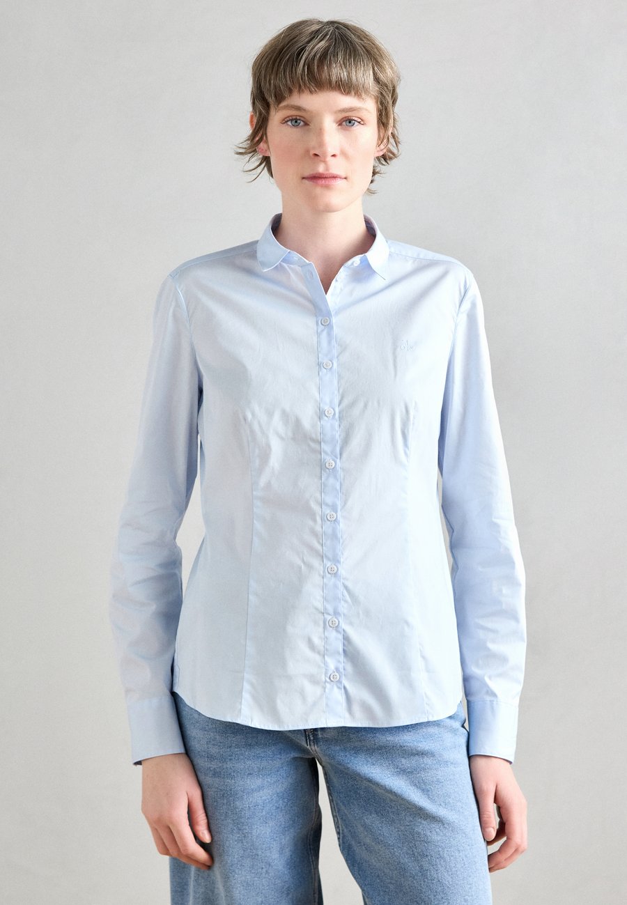 Блуза Marc O'Polo BLOUSE CLASSIC SHIRT STYLE SLIM, Airblue/Light Blue
Блуза Marc O'Polo BLOUSE CLASSIC SHIRT STYLE SLIM, Airblue/Light Blue