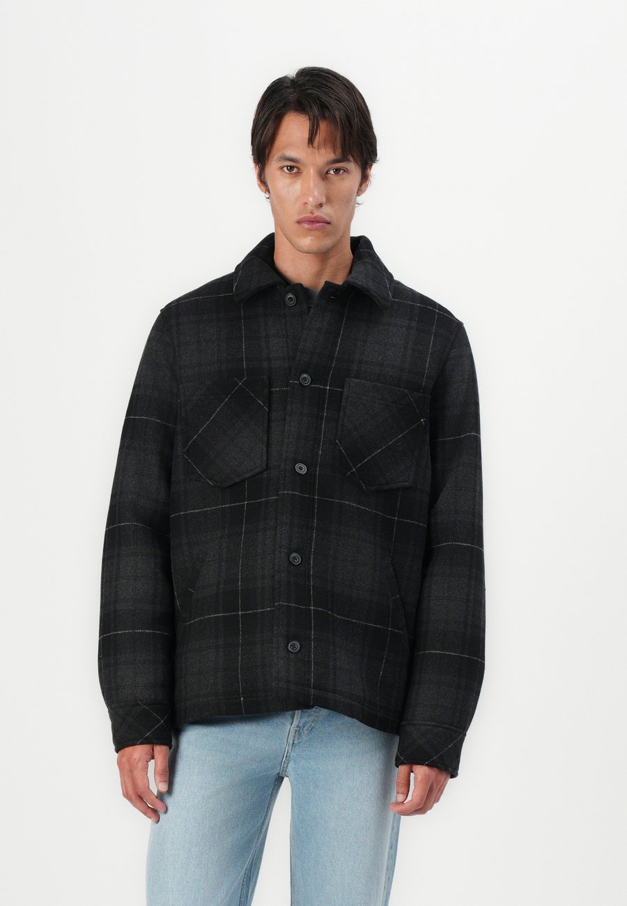 Куртка Samsøe Samsøe PALLY SHIRT JACKET , Black /Black
Куртка Samsøe Samsøe PALLY SHIRT JACKET , Black /Black