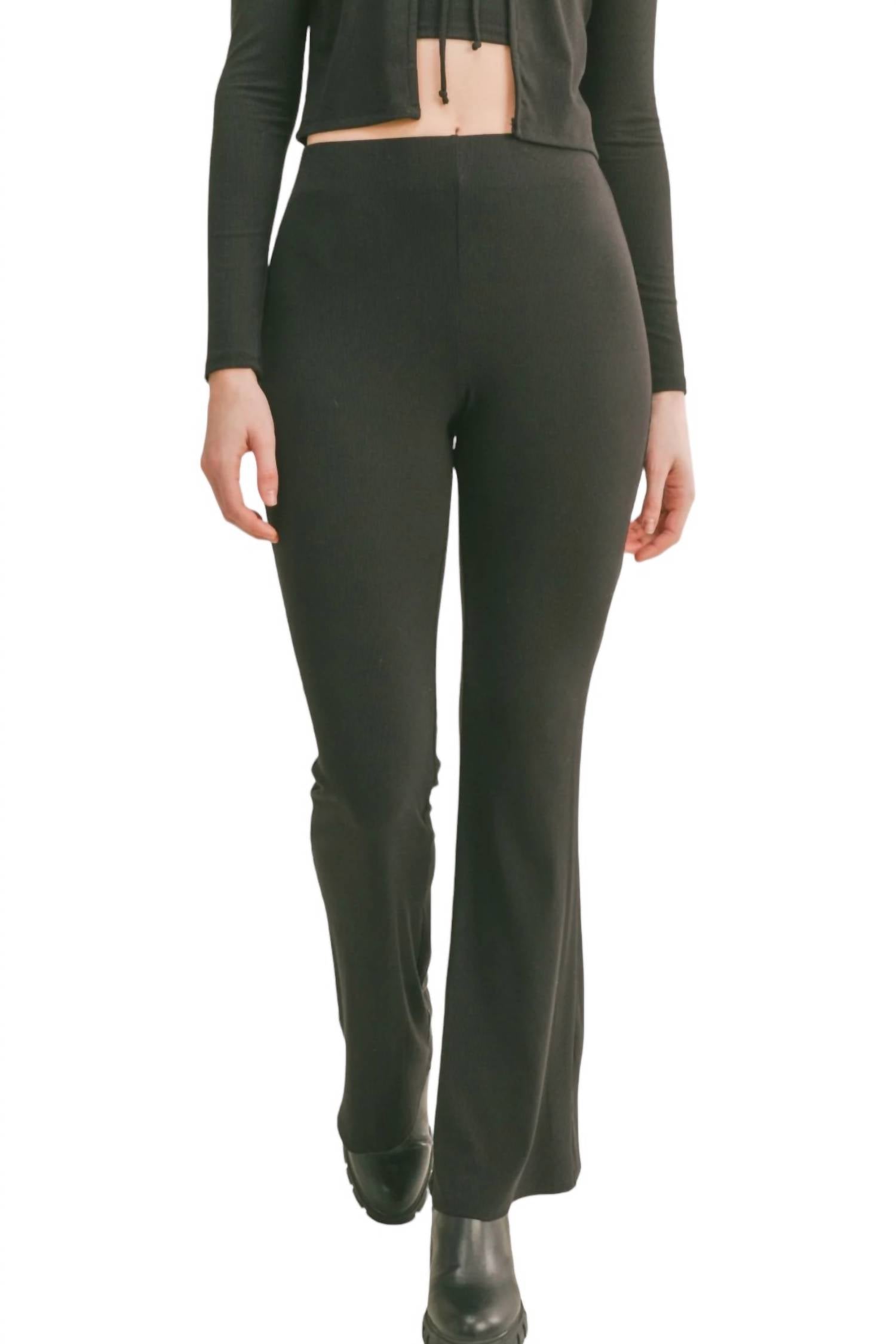 Расклешенные брюки Mia черного цвета Sadie & Sage
Расклешенные брюки Mia черного цвета Sadie & Sage