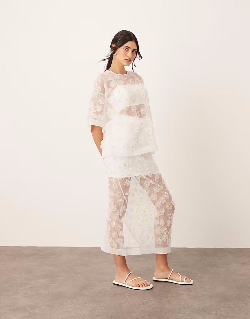 Юбка макси с прозрачным лифом 3D daisy Arrange, белый
Юбка макси с прозрачным лифом 3D daisy Arrange, белый