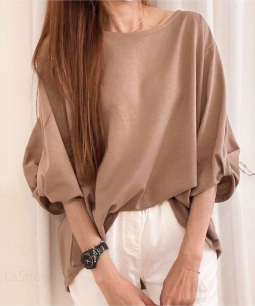 Футболка с дизайнерским рукавом BLANC FICELLE, бежевая
Футболка с дизайнерским рукавом BLANC FICELLE, бежевая