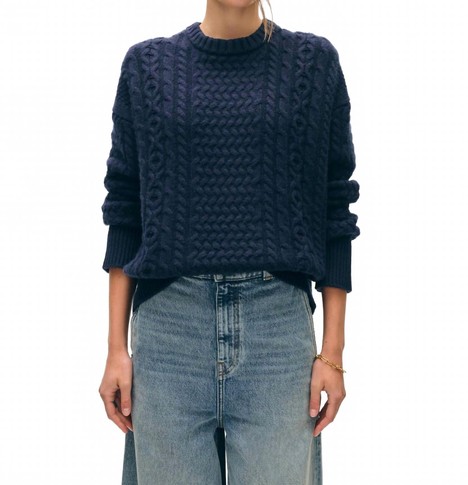 Мериносовый кашемировый свитер с косами в темно-синем цвете White + Warren
Мериносовый кашемировый свитер с косами в темно-синем цвете White + Warren