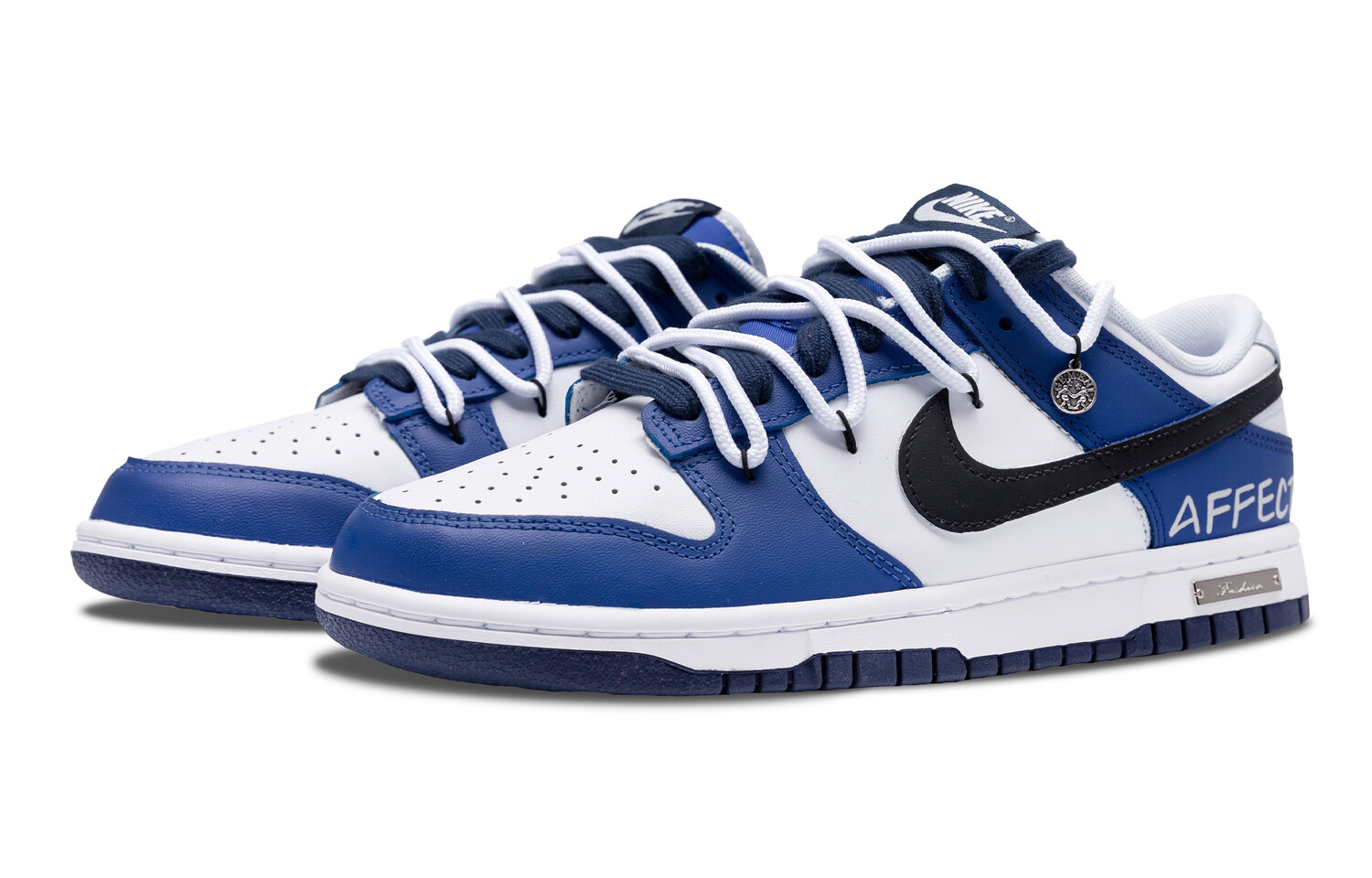 Кроссовки Nike Dunk Skateboarding Shoes Men Low-top Blue/white/black/gray, черный/голубой 
Кроссовки Nike Dunk Skateboarding Shoes Men Low-top Blue/white/black/gray, черный/голубой