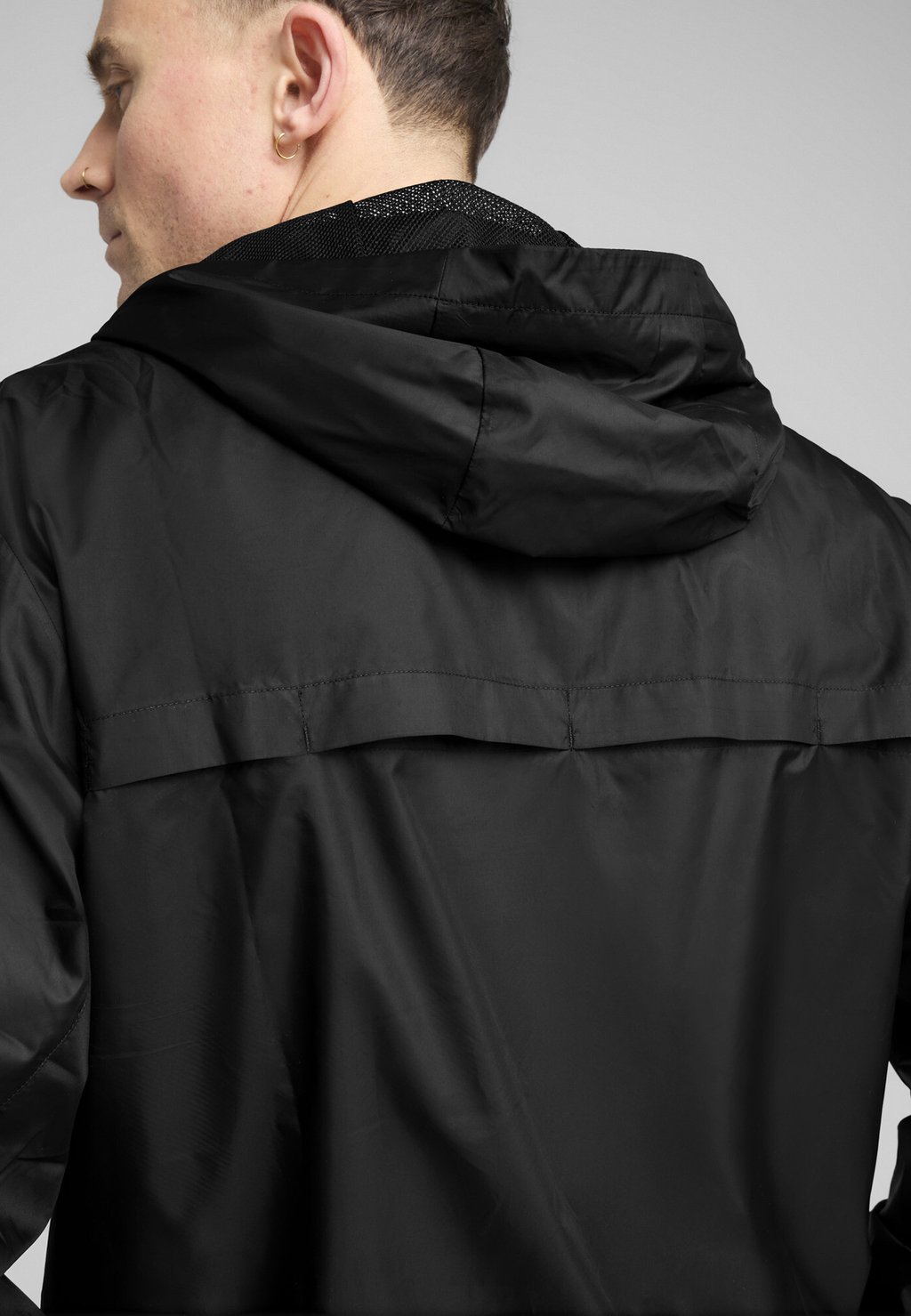 Блейзер ESS REGULAR Puma, черный
Блейзер ESS REGULAR Puma, черный