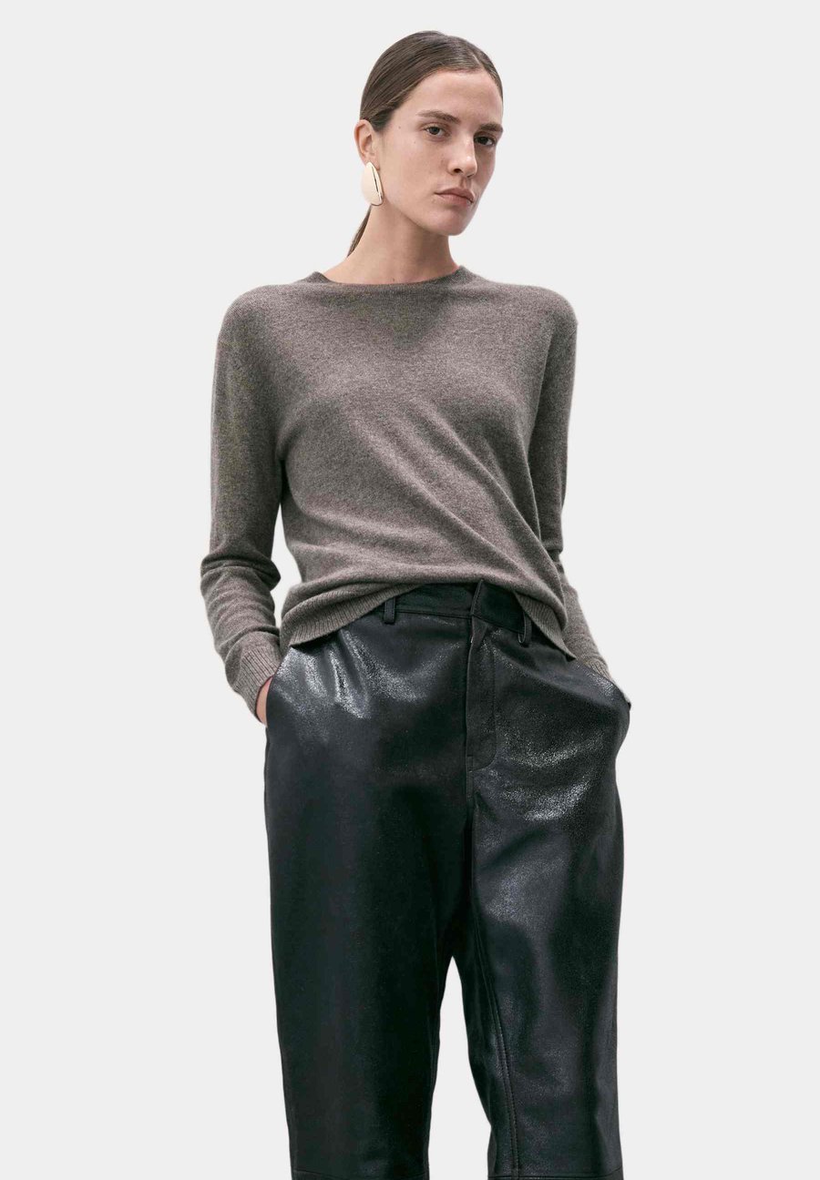 Джемпер Marks & Spencer PURE CREW NECK, Mole/Brown
Джемпер Marks & Spencer PURE CREW NECK, Mole/Brown