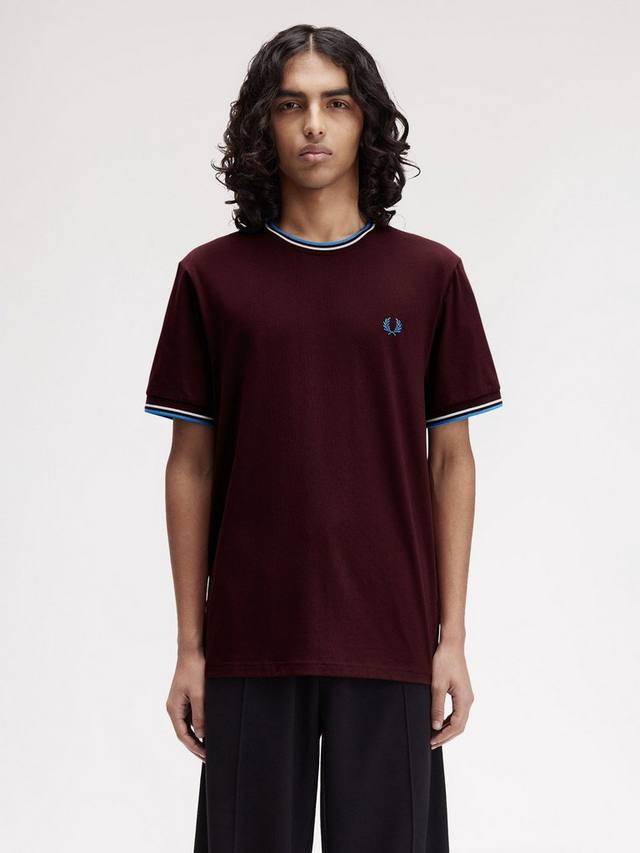 Хлопковая футболка с коротким рукавом и круглым вырезом Fred Perry
Хлопковая футболка с коротким рукавом и круглым вырезом Fred Perry