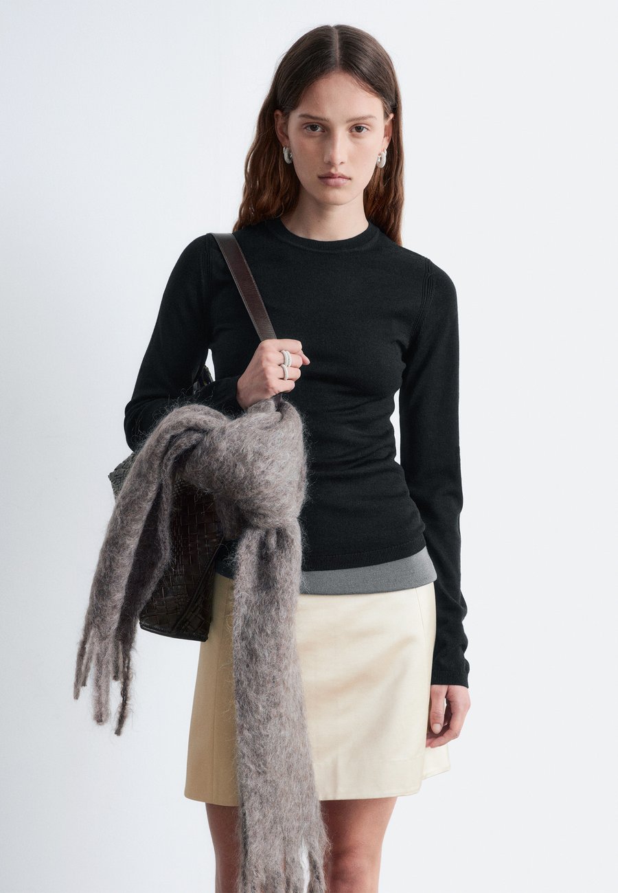 Джемпер & other stories LONG SLEEVE , Black
Джемпер & other stories LONG SLEEVE , Black