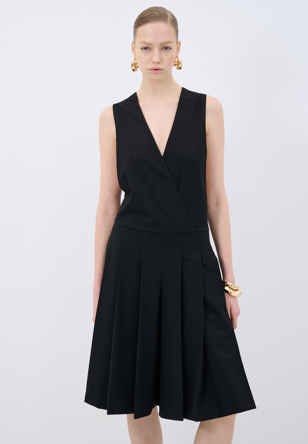 Повседневное платье adL, черный
Повседневное платье adL, черный