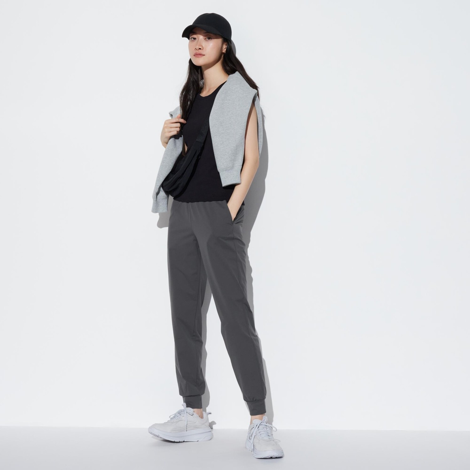 Брюки-джоггеры UNIQLO Ultra Stretch Airism удлиненные, серый
Брюки-джоггеры UNIQLO Ultra Stretch Airism удлиненные, серый