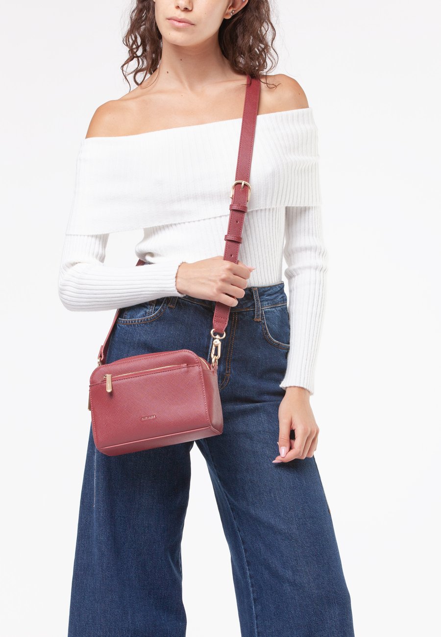 Сумка кросс-боди Miriade A SPALLA ESTER, Bordeaux
Сумка кросс-боди Miriade A SPALLA ESTER, Bordeaux