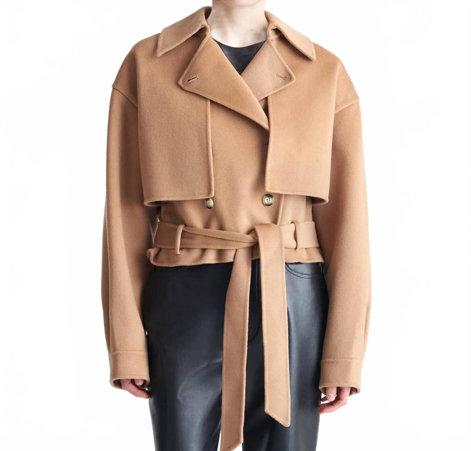 Nanushka Укороченная куртка Satoyo коричневого цвета
Nanushka Укороченная куртка Satoyo коричневого цвета