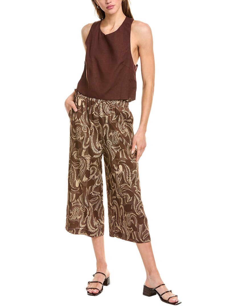 Комплект из 2 предметов: топ и брюки Lyra & Co, белый
Комплект из 2 предметов: топ и брюки Lyra & Co, белый