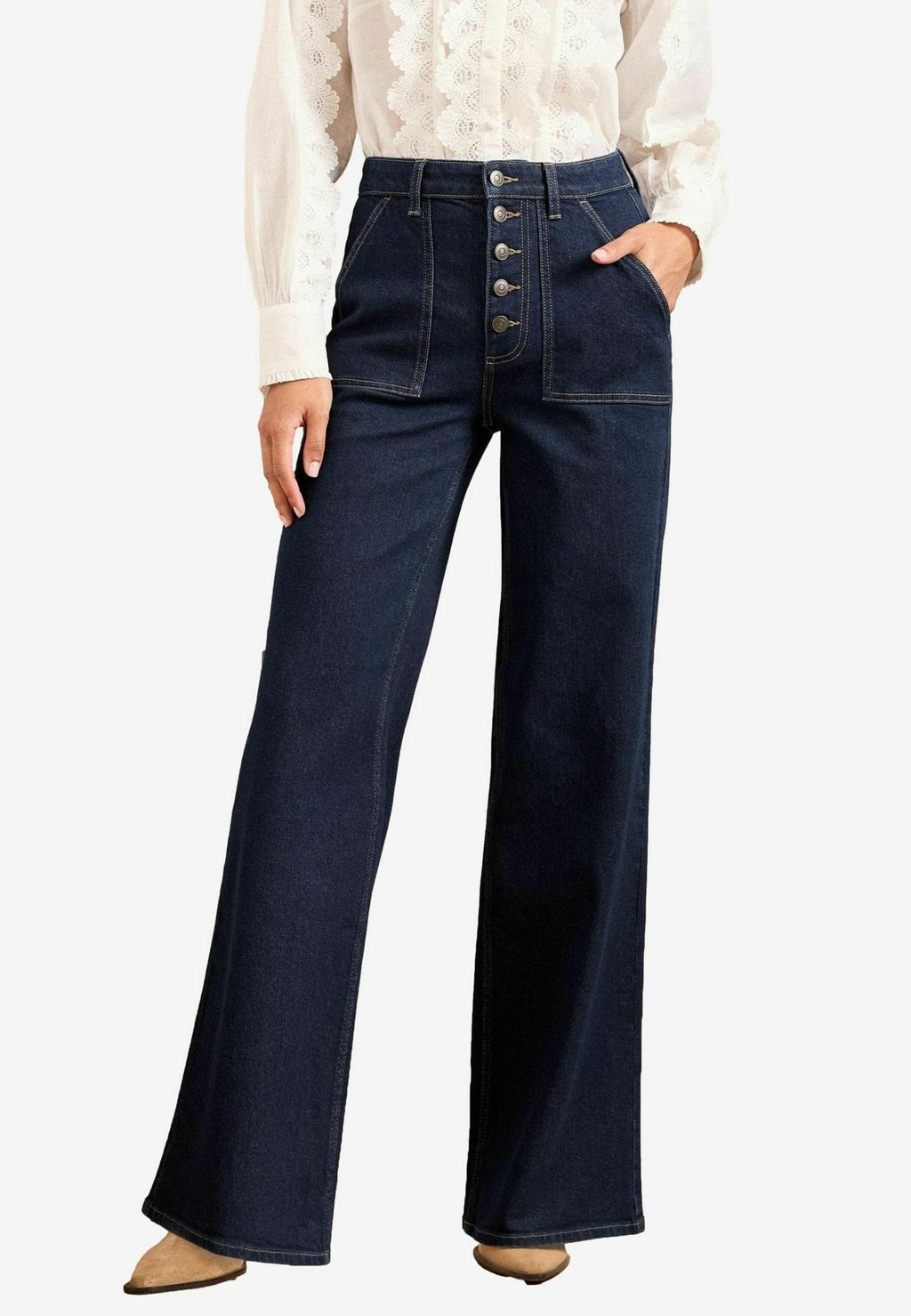 Расклешенные джинсы WIDE BUTTON FLY Love & Roses, синий
Расклешенные джинсы WIDE BUTTON FLY Love & Roses, синий