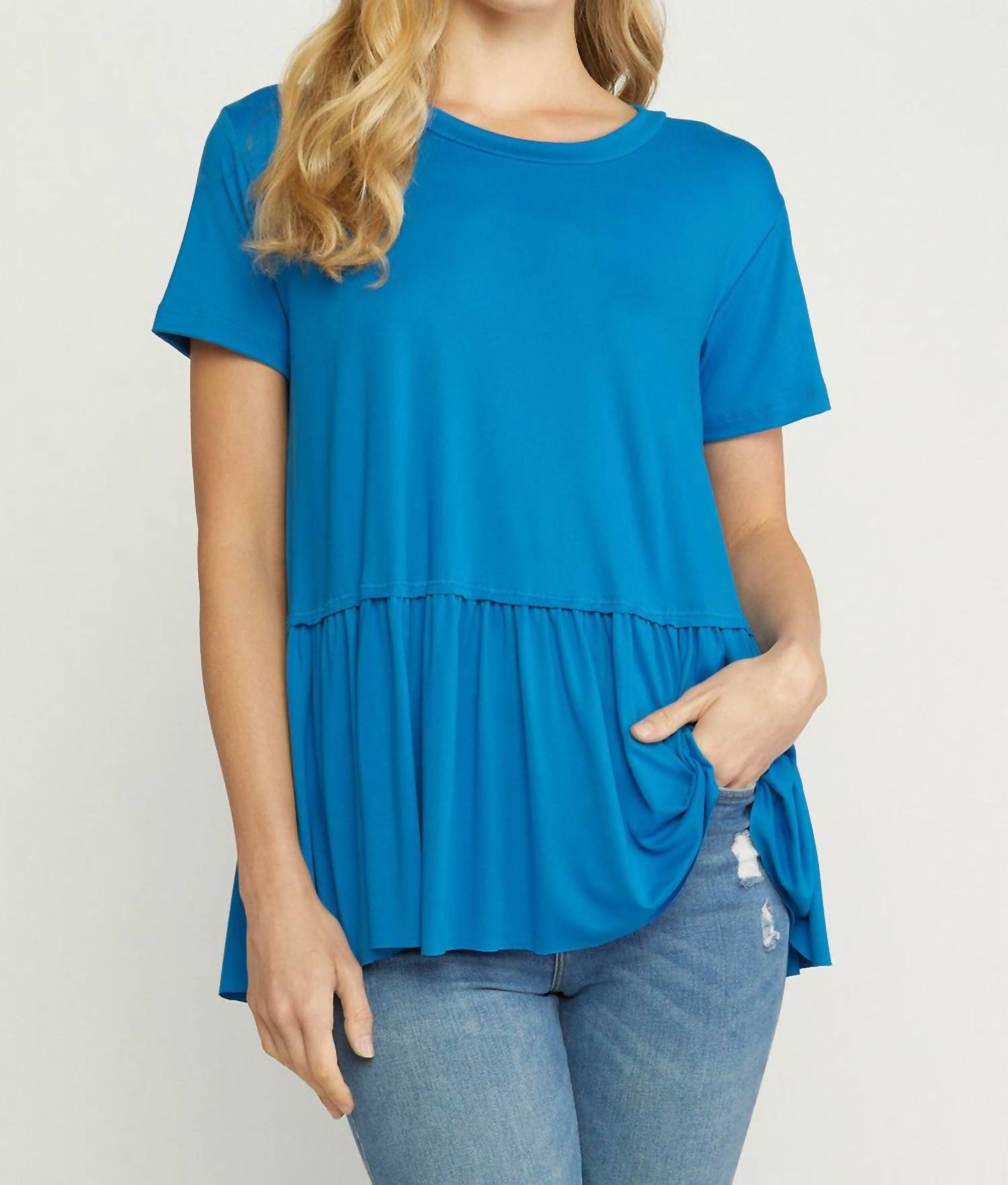 Топ с короткими рукавами и баской синего цвета entro
Топ с короткими рукавами и баской синего цвета entro