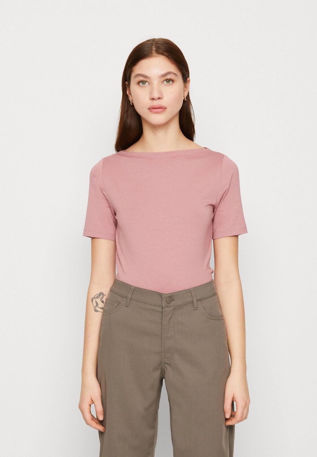 Базовая футболка Vero Moda, Красный, Базовая футболка Vero Moda
Базовая футболка Vero Moda, Красный, Базовая футболка Vero Moda