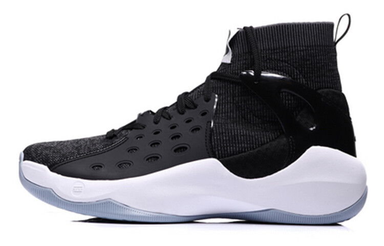 Баскетбольные кроссовки SONIC 6 мужские высокие черные/белые Lining 
Баскетбольные кроссовки SONIC 6 мужские высокие черные/белые Lining