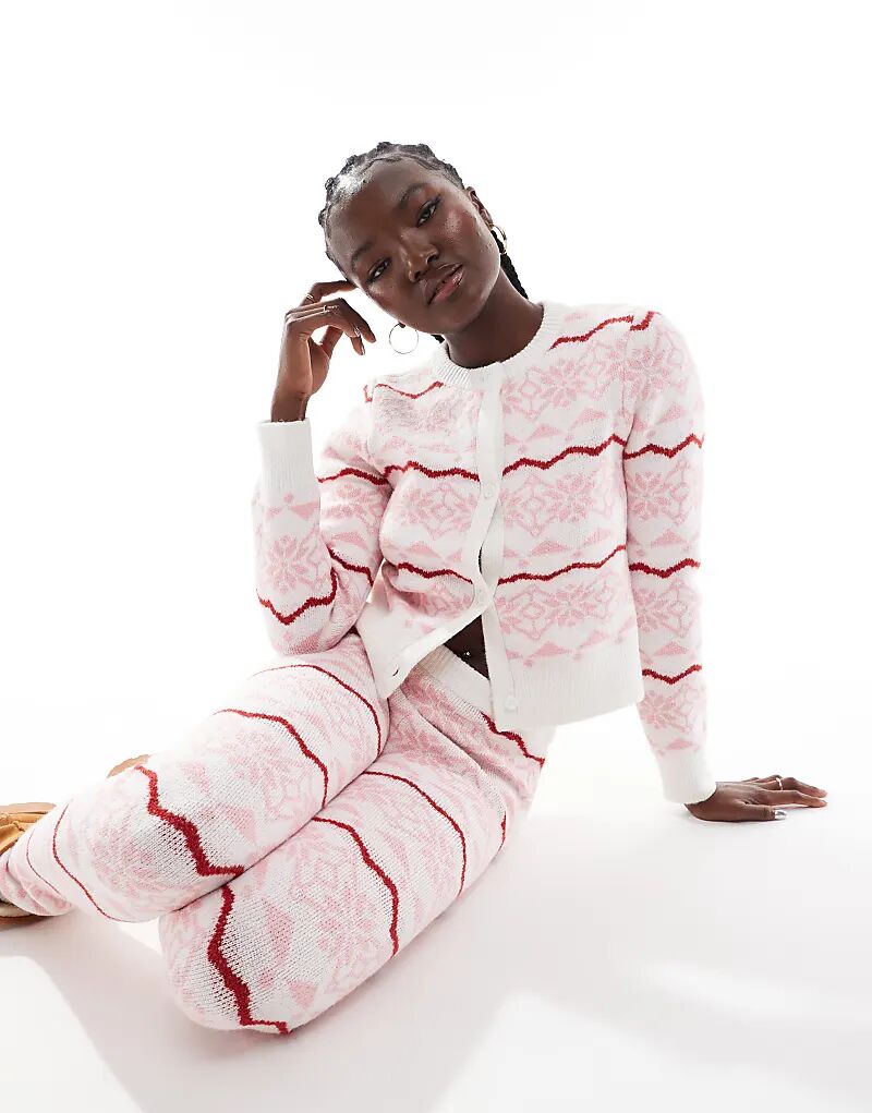 Укороченный кардиган с круглым вырезом и бахромой от ASOS DESIGN
Укороченный кардиган с круглым вырезом и бахромой от ASOS DESIGN