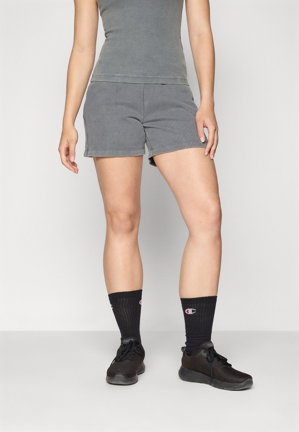 Спортивные шорты HIGH WAIST SHORT Champion, темно-серый
Спортивные шорты HIGH WAIST SHORT Champion, темно-серый