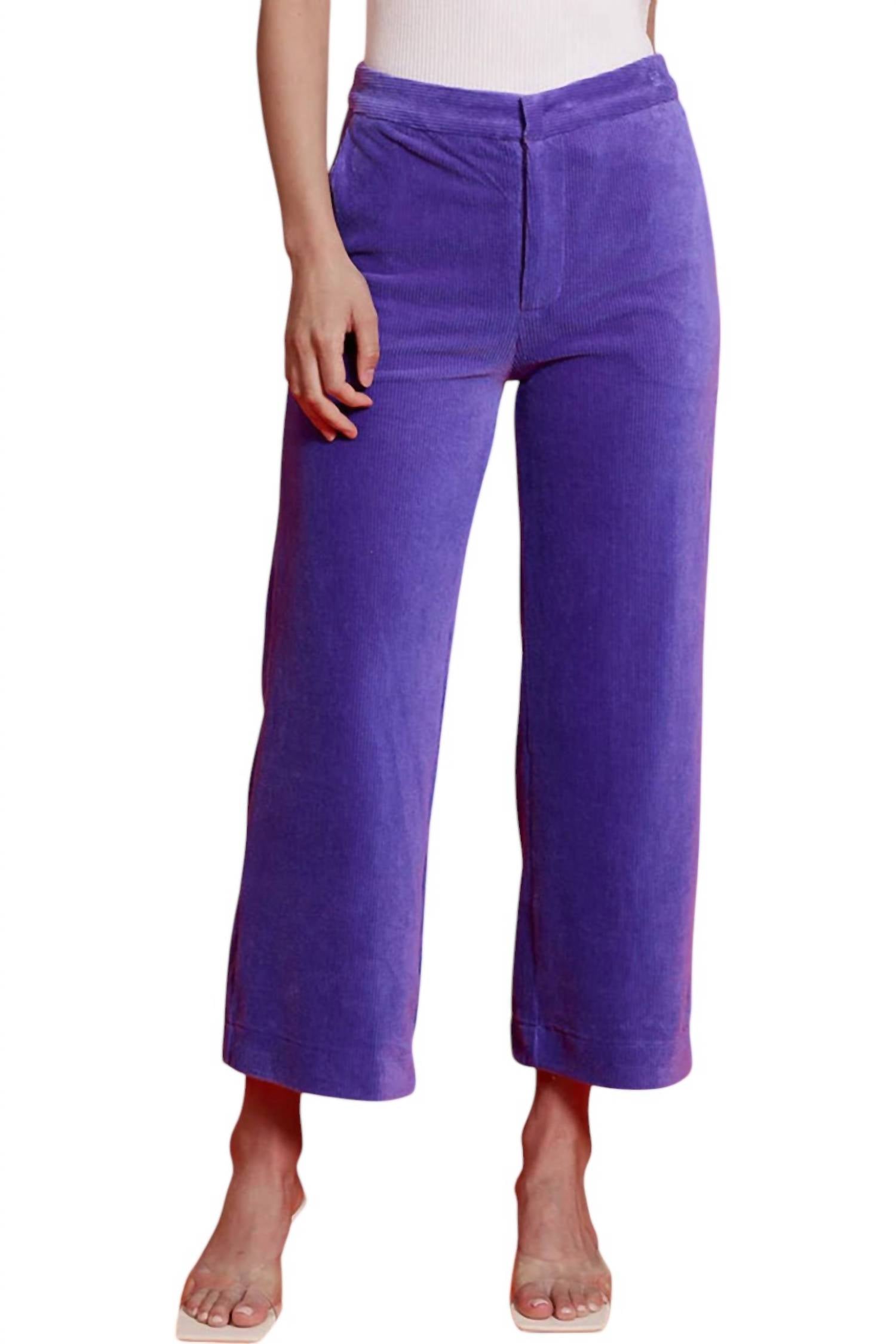 Брюки Bruna из вельвета в фиолетовом цвете LUCY PARIS
Брюки Bruna из вельвета в фиолетовом цвете LUCY PARIS