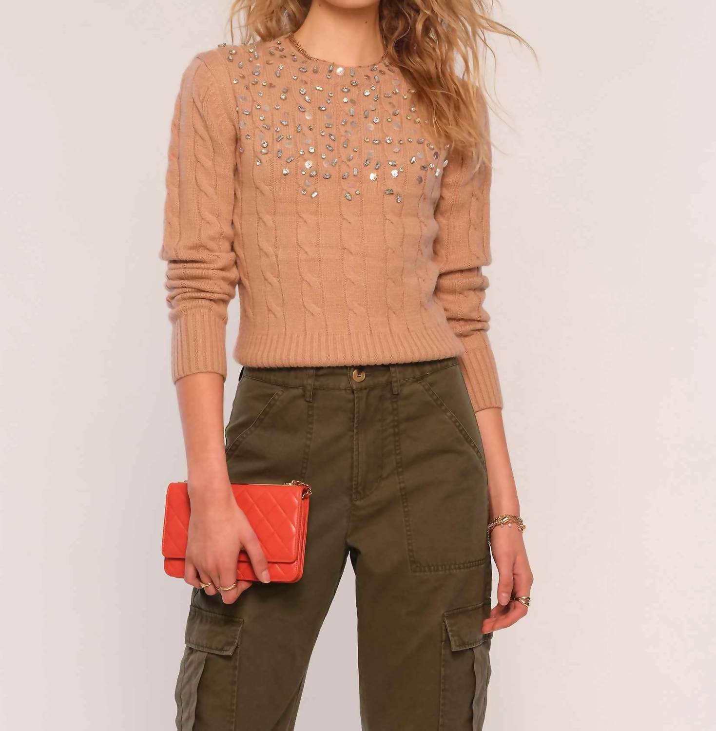 Июньский свитер бежевого цвета heartloom
Июньский свитер бежевого цвета heartloom