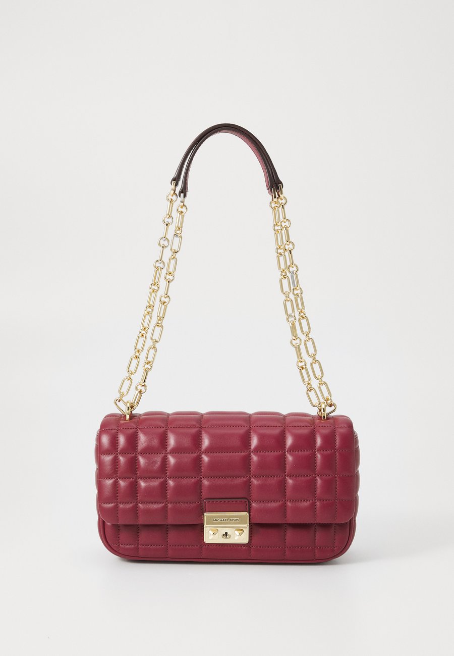 Сумка кросс-боди MICHAEL Michael Kors TRIBECA CHAIN, Mulberry/Red
Сумка кросс-боди MICHAEL Michael Kors TRIBECA CHAIN, Mulberry/Red