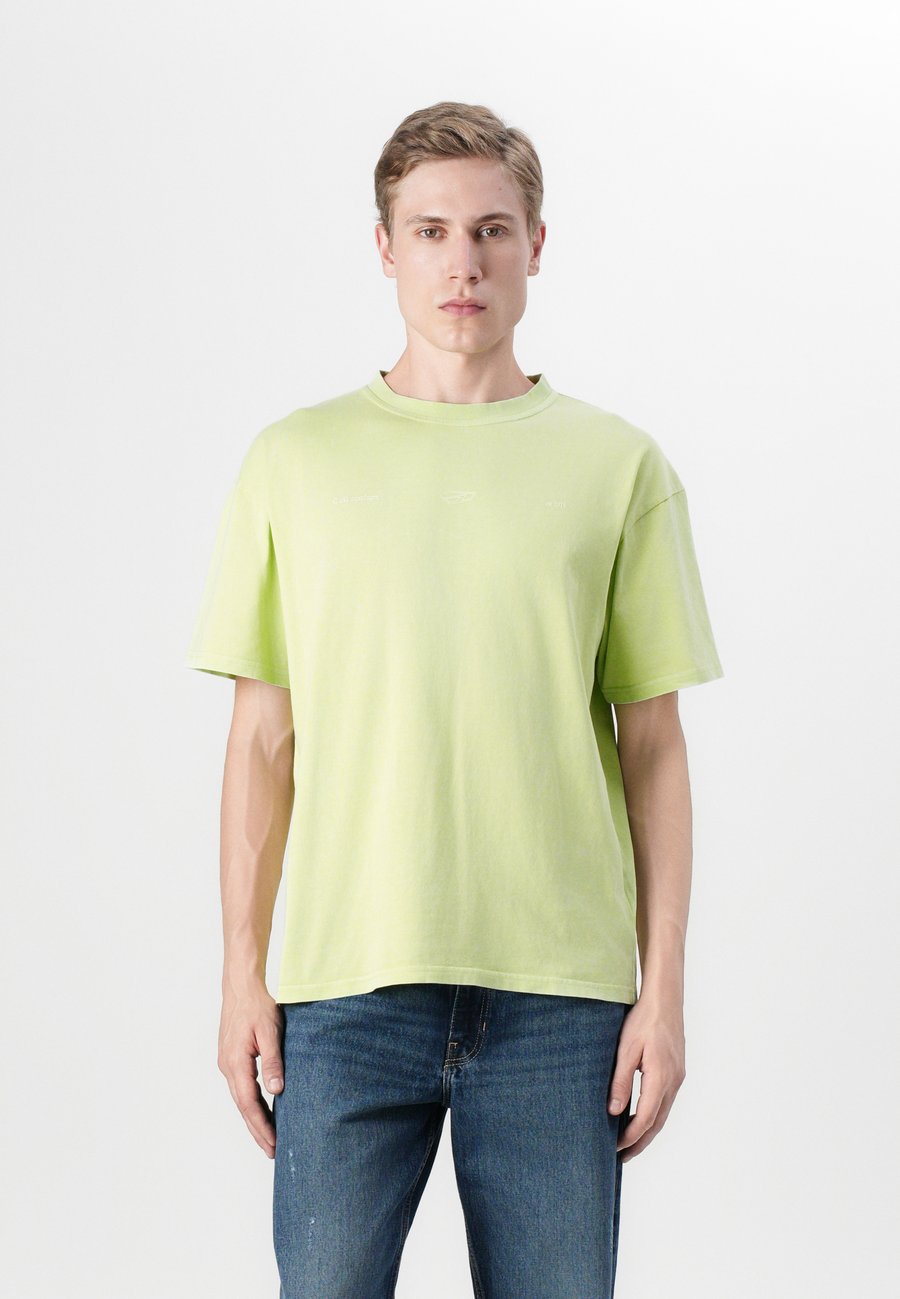 Футболка ARKK Copenhagen BOXY TEE UNISEX, Lime/Light Yellow
Футболка ARKK Copenhagen BOXY TEE UNISEX, Lime/Light Yellow