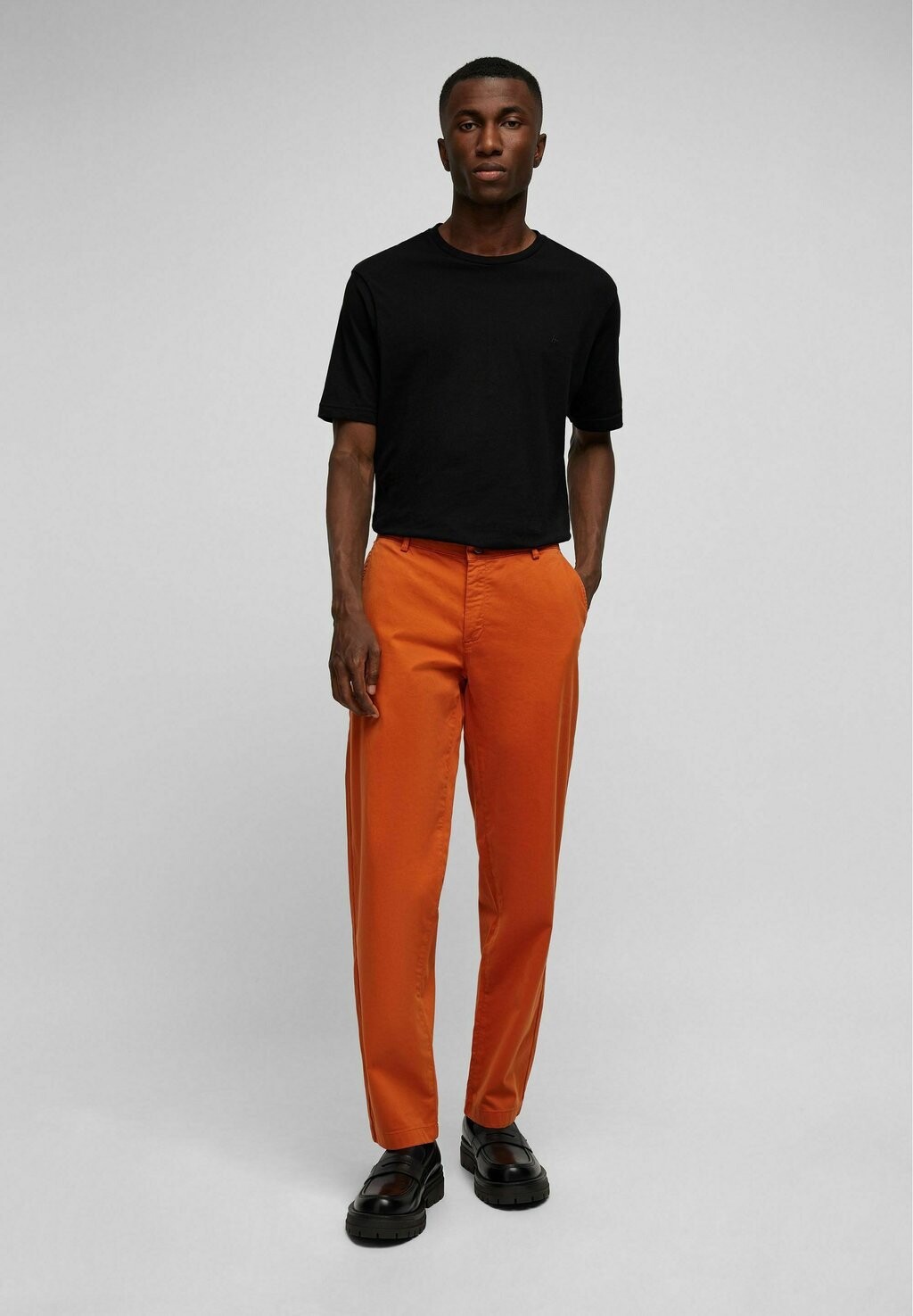 Чино Hechter Paris, верблюд
Чино Hechter Paris, верблюд