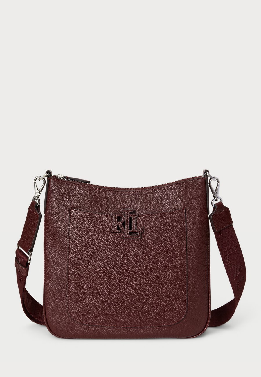 Сумка кросс-боди Lauren Ralph Lauren PEBBLED LEATHER LARGE CAMERYN CROSSBODY, Dark Garnet/Bordeaux
Сумка кросс-боди Lauren Ralph Lauren PEBBLED LEATHER LARGE CAMERYN CROSSBODY, Dark Garnet/Bordeaux