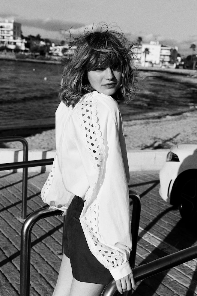 Блузка из хлопка с вышивкой H&M, белый
Блузка из хлопка с вышивкой H&M, белый