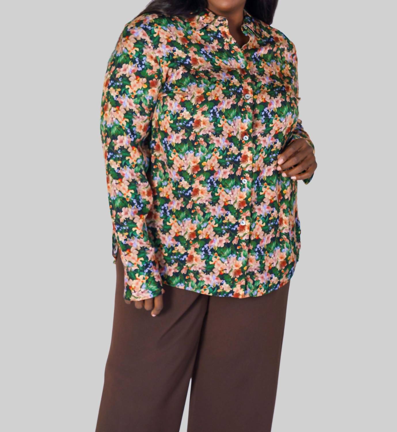 Дикий первоцвет Облегающая блузка - Плюс В цветочном принте Vince, Floral
Дикий первоцвет Облегающая блузка - Плюс В цветочном принте Vince, Floral