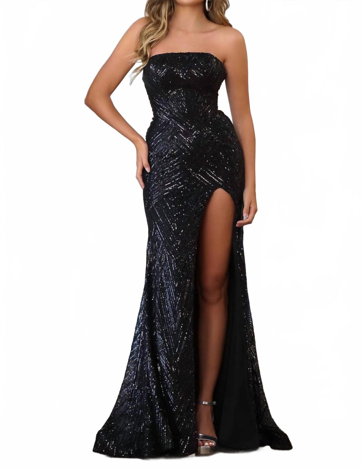 Черное вечернее платье без бретелей с пайетками и бисером Ava Presley
Черное вечернее платье без бретелей с пайетками и бисером Ava Presley