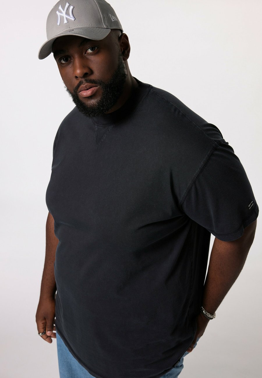 Футболка STHUGE HALBARM VINTAGE LOOK, Dark Navy/Dark Blue, Синий, Футболка STHUGE HALBARM VINTAGE LOOK, Dark Navy/Dark Blue
Футболка STHUGE HALBARM VINTAGE LOOK, Dark Navy/Dark Blue, Синий, Футболка STHUGE HALBARM VINTAGE LOOK, Dark Navy/Dark Blue