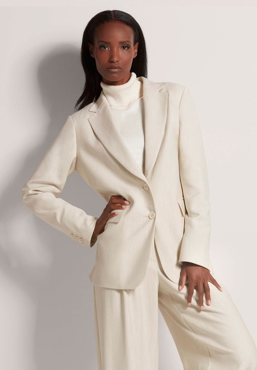 Короткое пальто EINREIHIGER MIT STRETCHANTEIL MADELEINE, бежевый
Короткое пальто EINREIHIGER MIT STRETCHANTEIL MADELEINE, бежевый