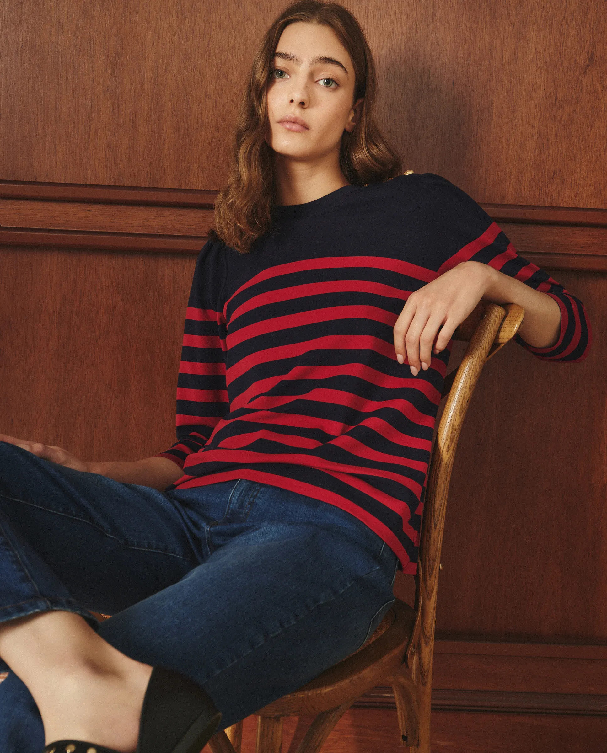 Женская футболка с французским рукавом и принтом Lloyd'S, красный 
Женская футболка с французским рукавом и принтом Lloyd'S, красный