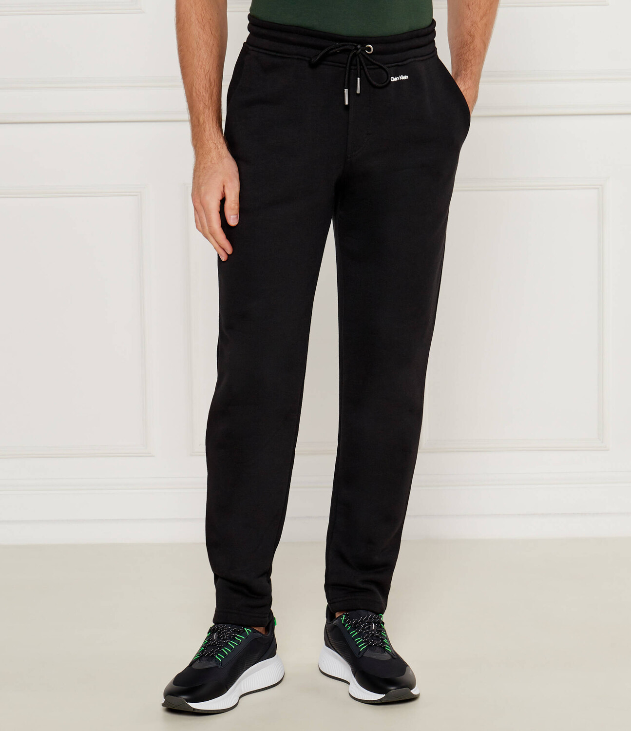 Спортивные брюки Calvin Klein Regular Fit, черный 
Спортивные брюки Calvin Klein Regular Fit, черный