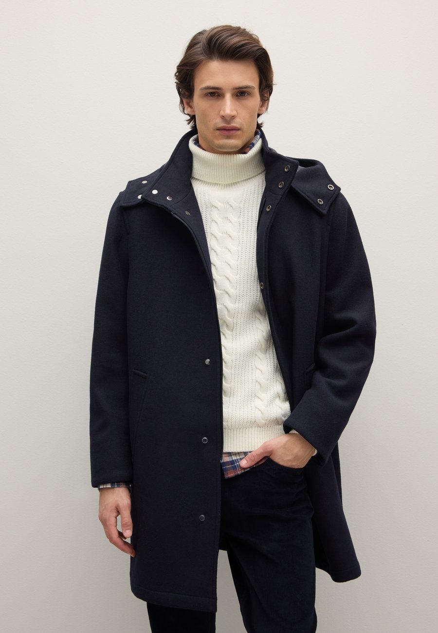 Пальто PIOMBO WITH DETACHABLE HOOD REGULAR FIT, Dark Blue
Пальто PIOMBO WITH DETACHABLE HOOD REGULAR FIT, Dark Blue
