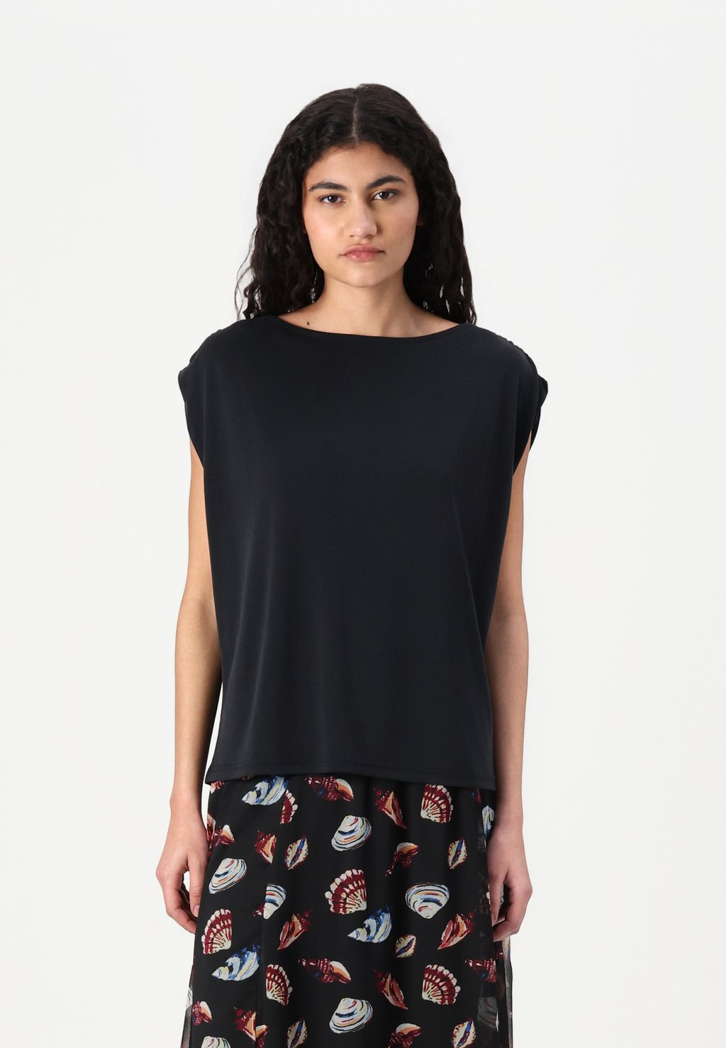 Базовая футболка VMELA Vero Moda, черный
Базовая футболка VMELA Vero Moda, черный